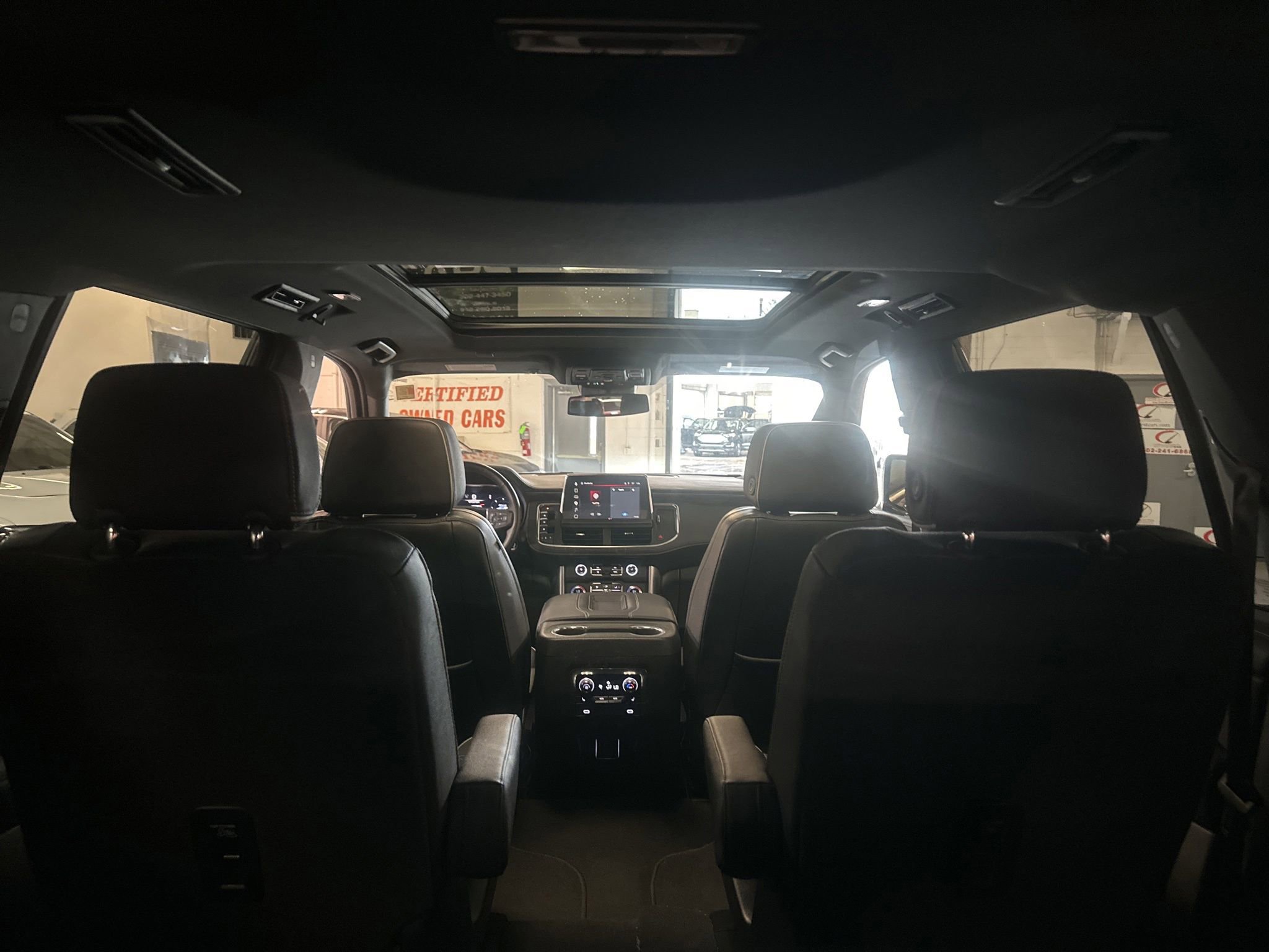 Used 2023 GMC Yukon XL SLT w/ SLT Premium Package AWD/4WD image 16