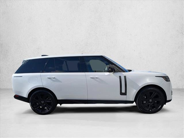 Used 2023 Land Rover Range Rover Long Wheelbase SE AWD/4WD image 4