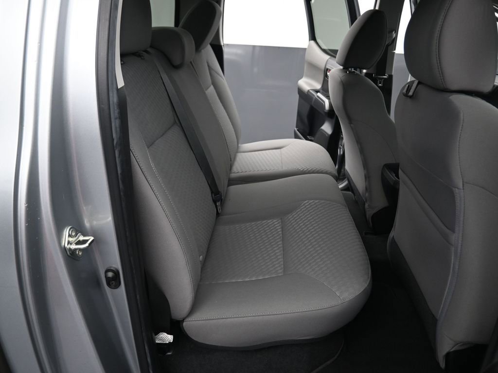 Used 2022 Toyota Tacoma SR5 RWD image 13