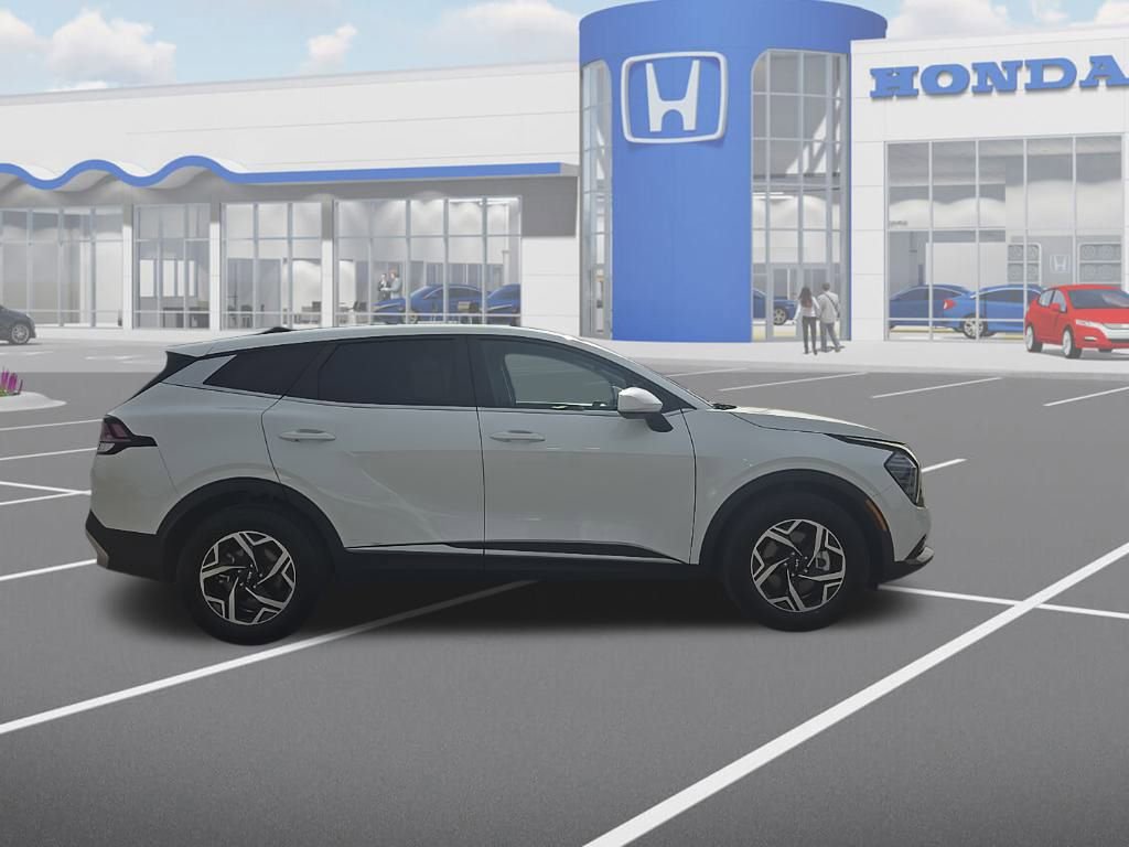 Used 2024 Kia Sportage LX image 10