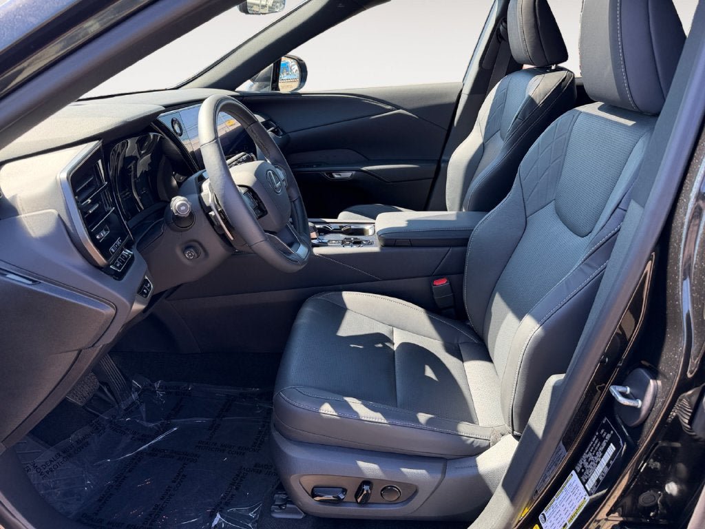 Used 2025 Lexus RX 350 w/ Convenience Package AWD/4WD image 6