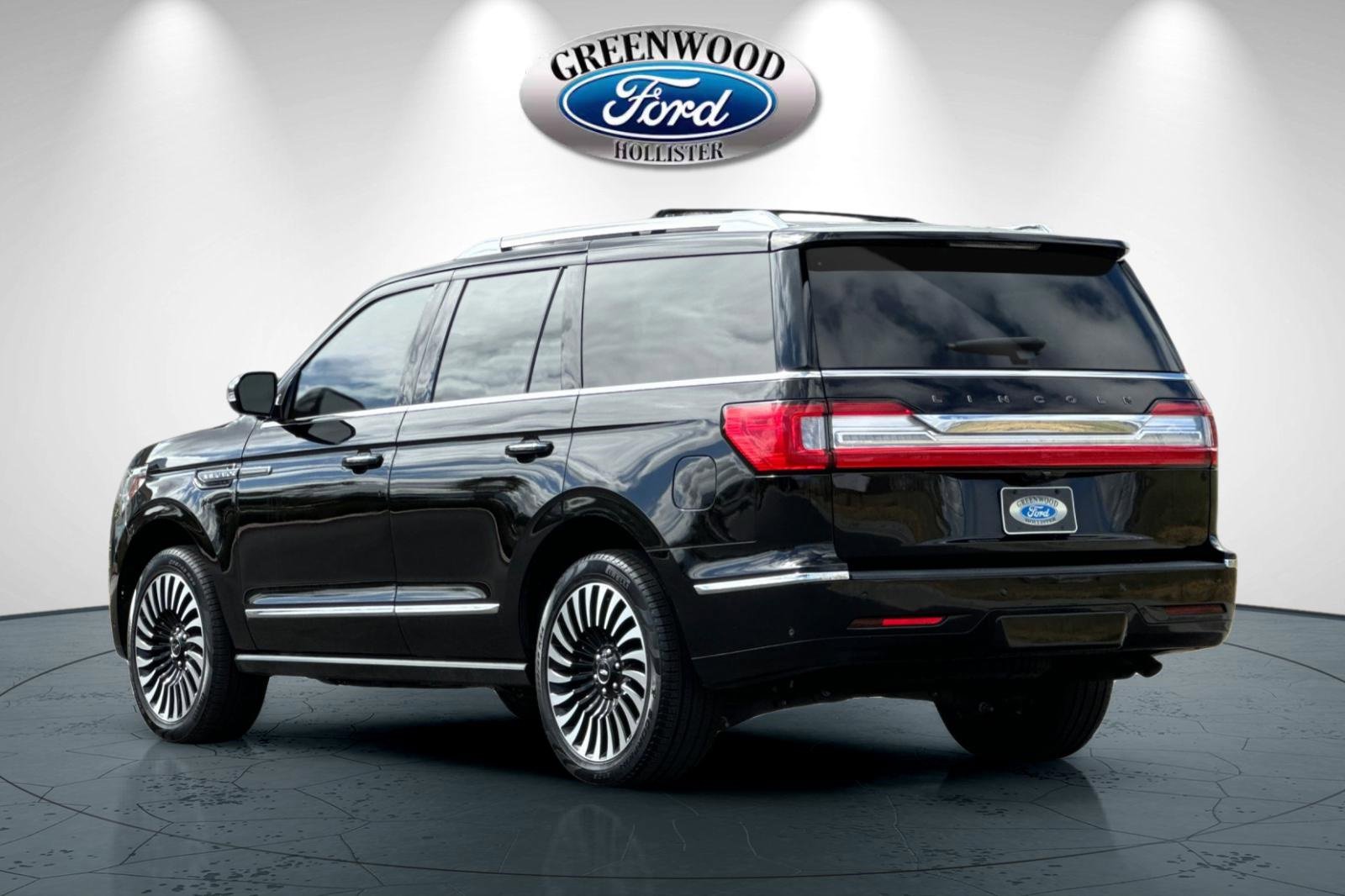 Used 2021 Lincoln Navigator Black Label w/ Cargo Convenience Package image 6
