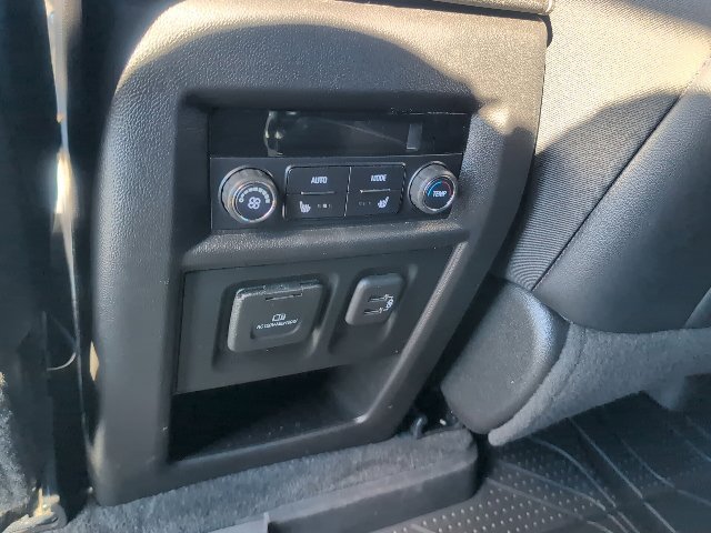 Used 2022 Chevrolet Traverse Premier w/ LPO, Floor Liner Package FWD image 34