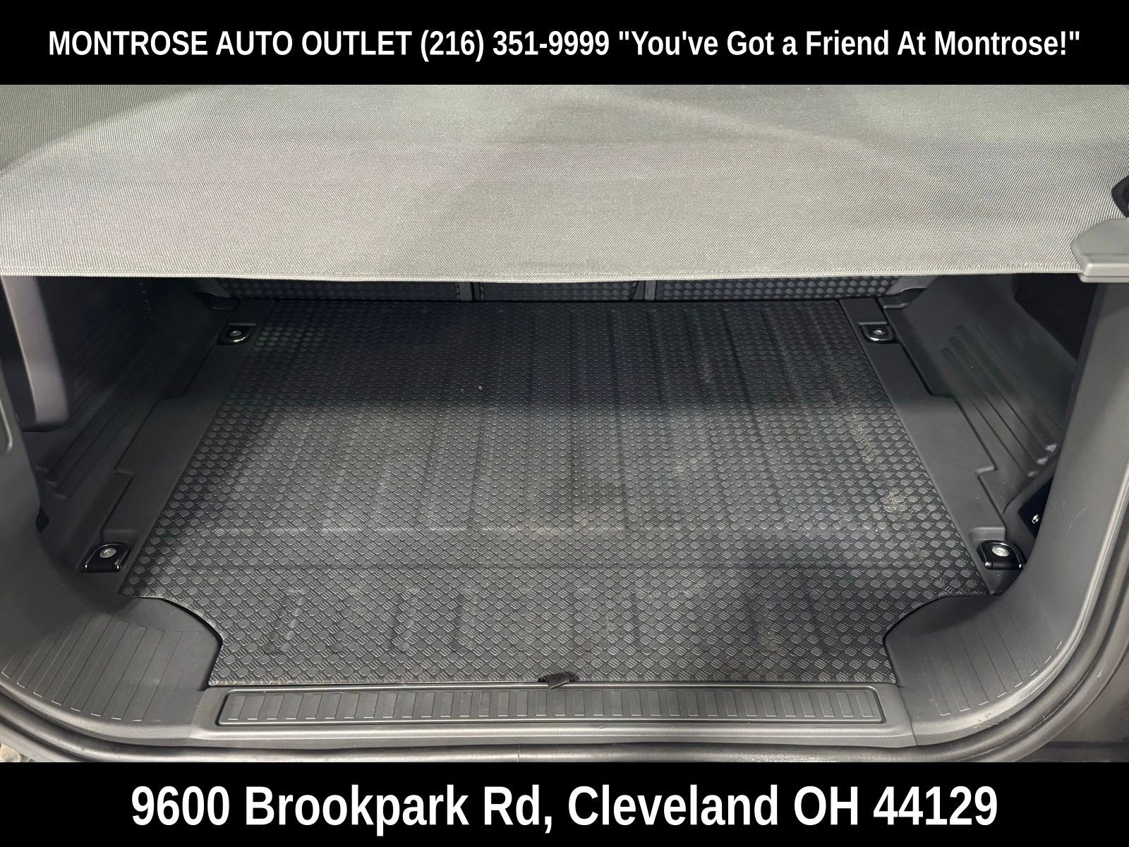 Used 2020 Land Rover Defender 110 First Edition image 43