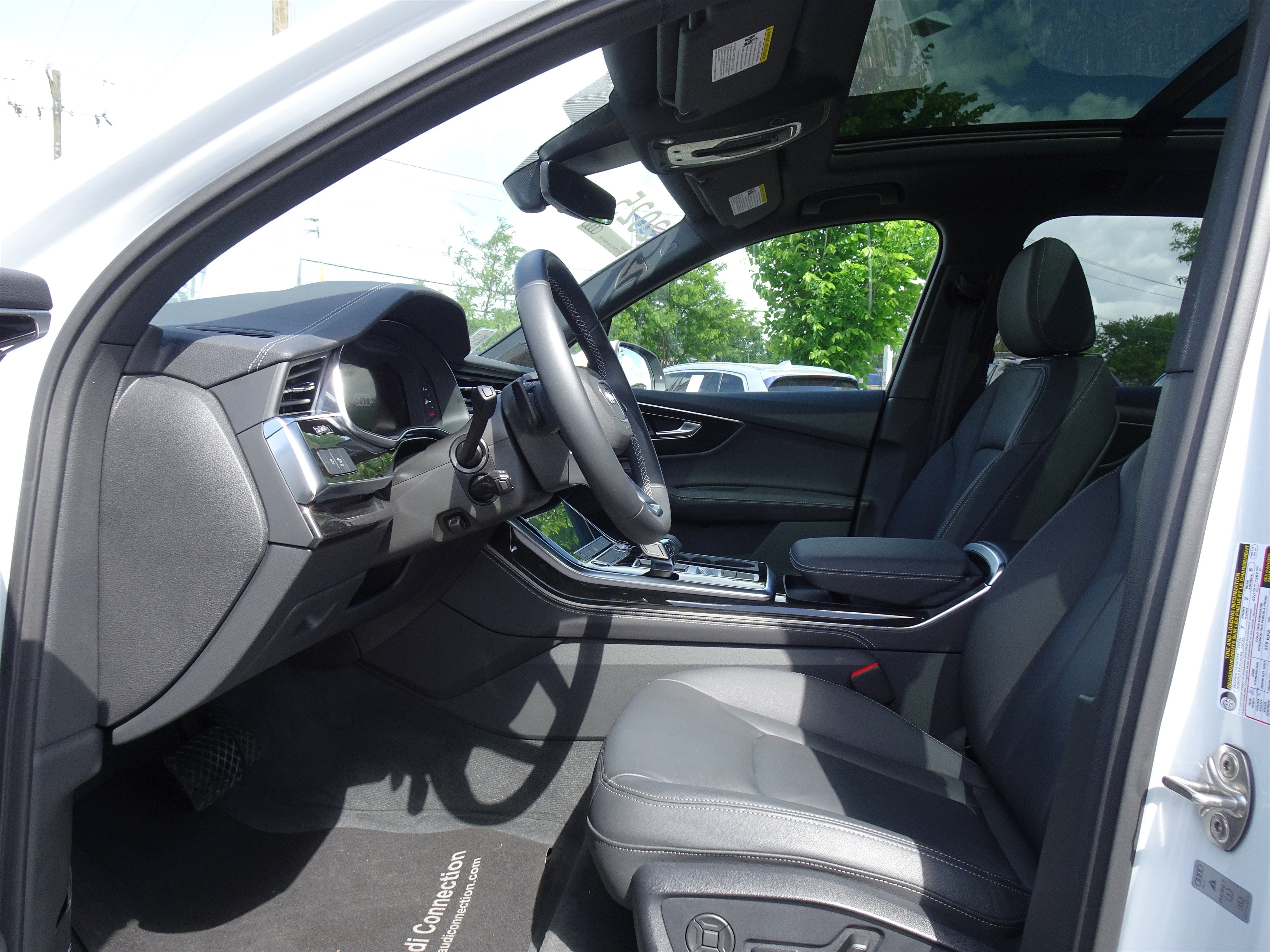 Certified 2025 Audi Q7 2.0T Premium Plus w/ Premium Plus Package AWD/4WD image 9