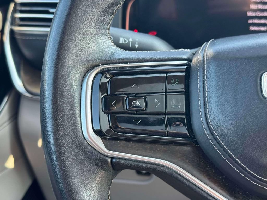 Used 2023 Jeep Grand Wagoneer L Series II AWD/4WD image 24