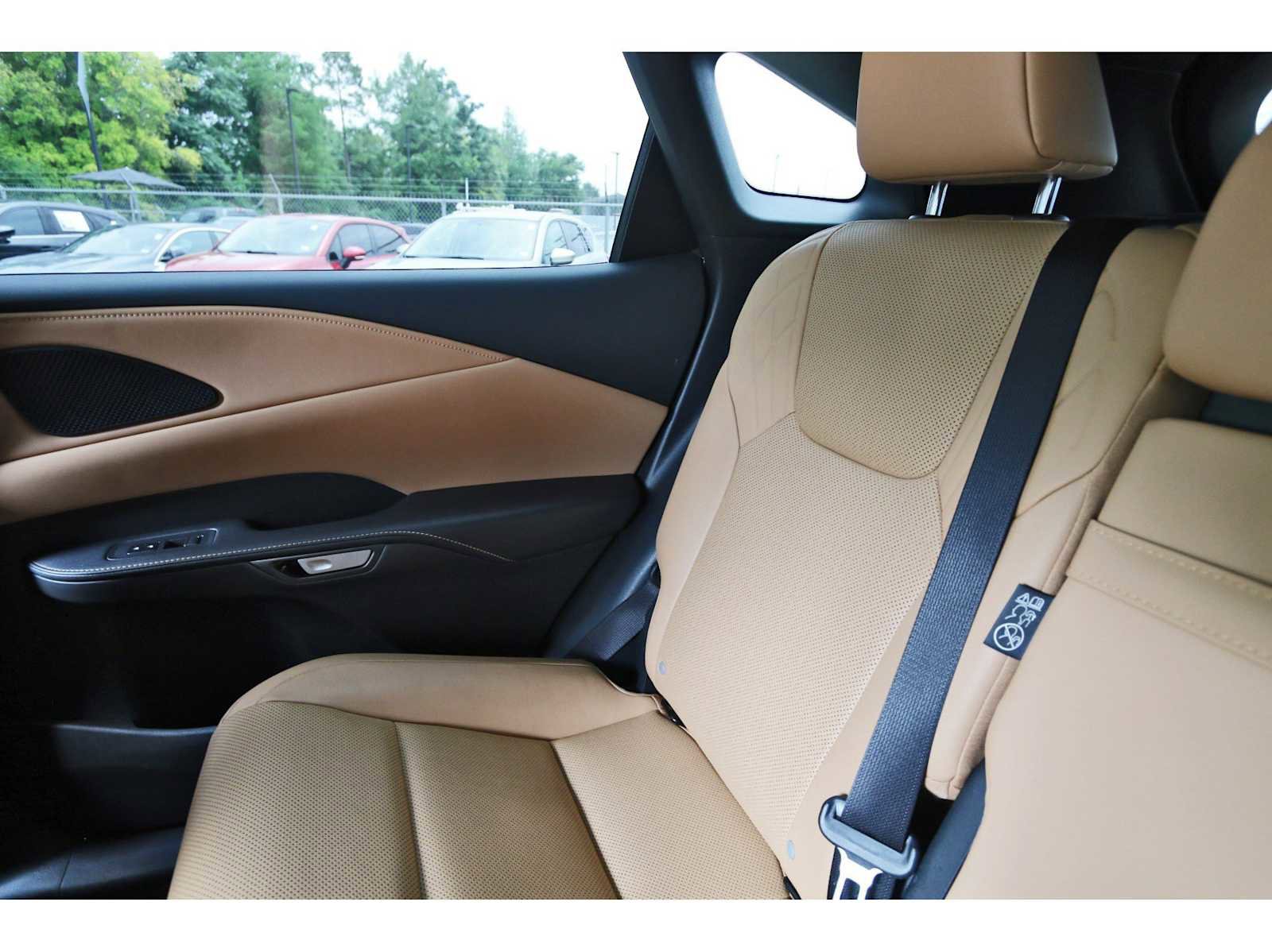 Used 2025 Lexus RX 350 Premium FWD image 9