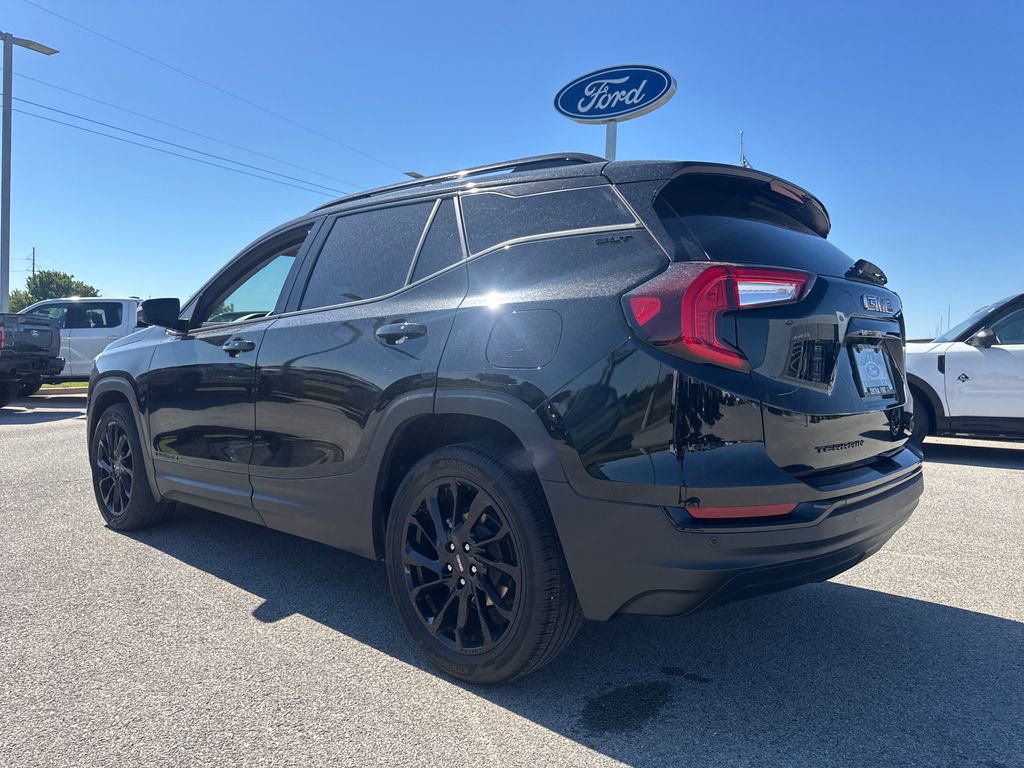 Used 2023 GMC Terrain SLT w/ Elevation Edition FWD image 4