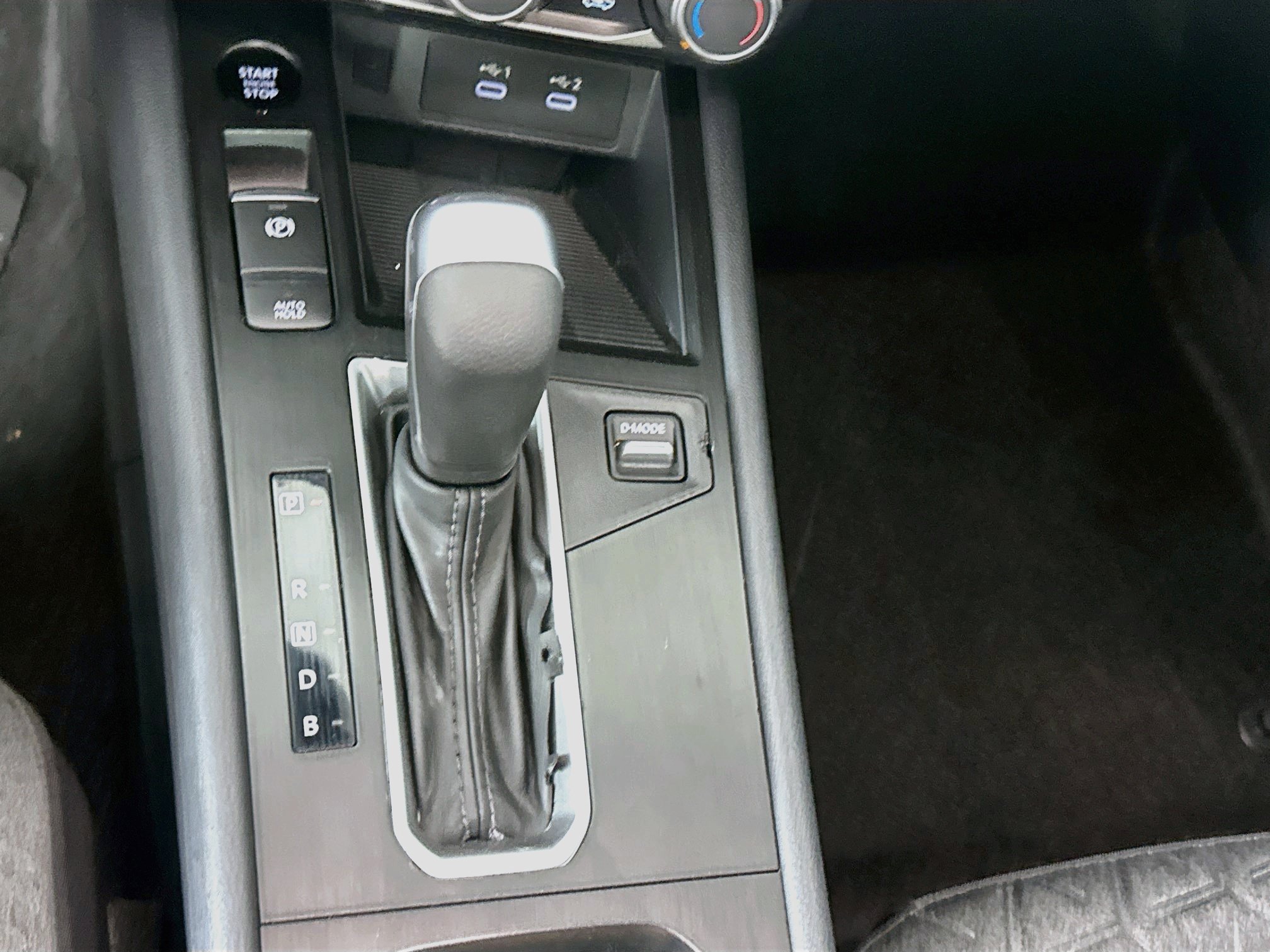 Used 2025 Nissan Kicks SV FWD image 24