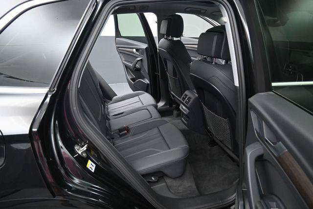 Used 2024 Audi Q5 2.0T Premium AWD/4WD image 32