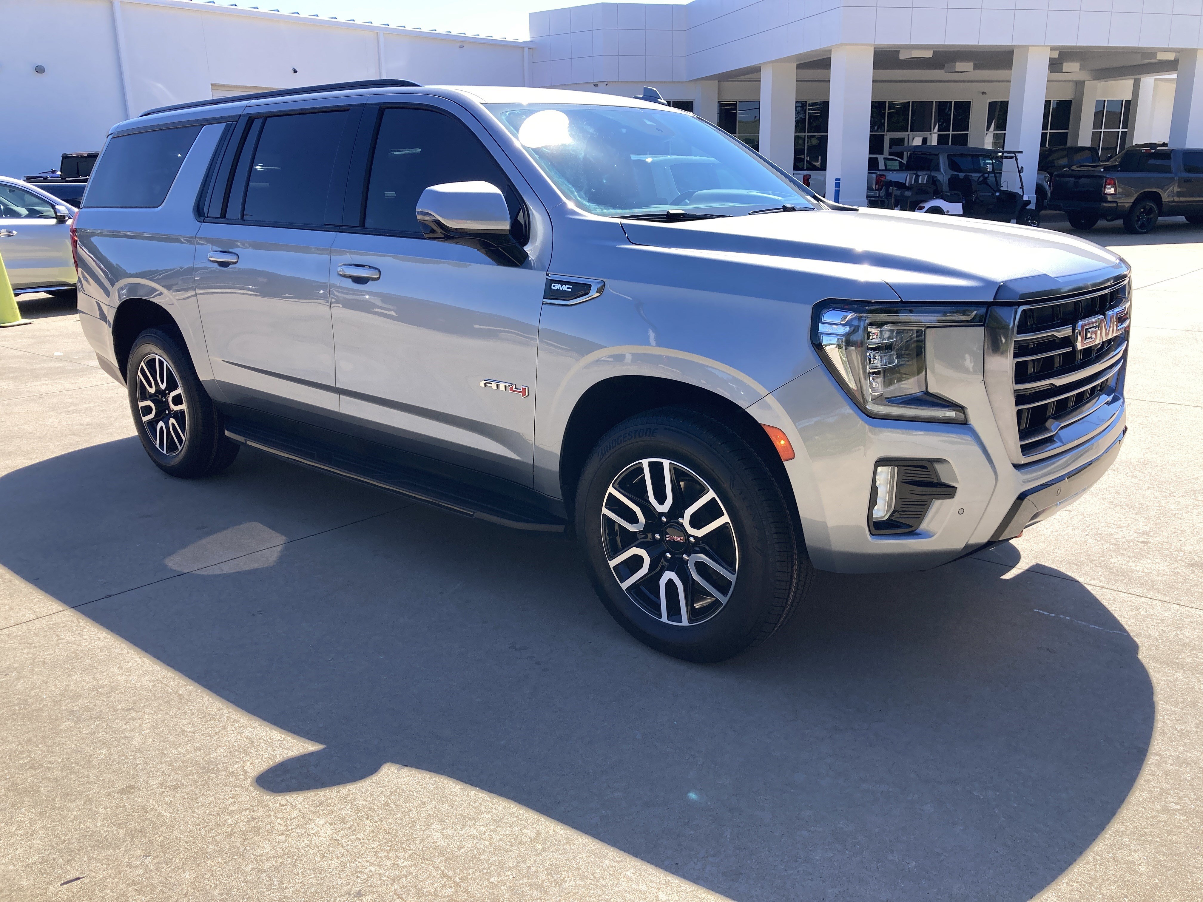Certified 2024 GMC Yukon XL AT4 w/ Technology Package AWD/4WD image 3