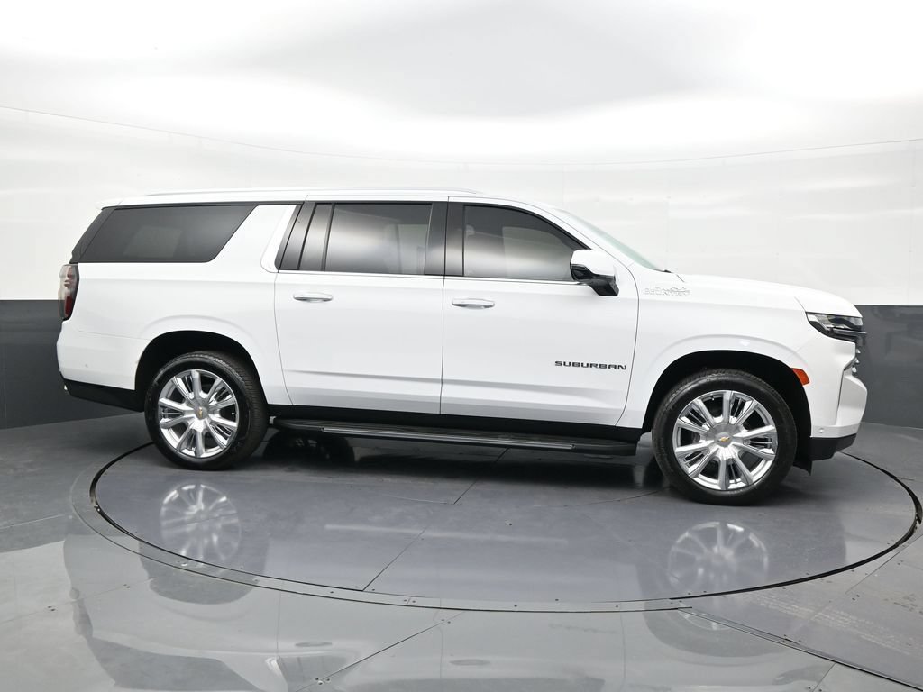 Used 2024 Chevrolet Suburban High Country w/ Advanced Technology Package RWD image 6