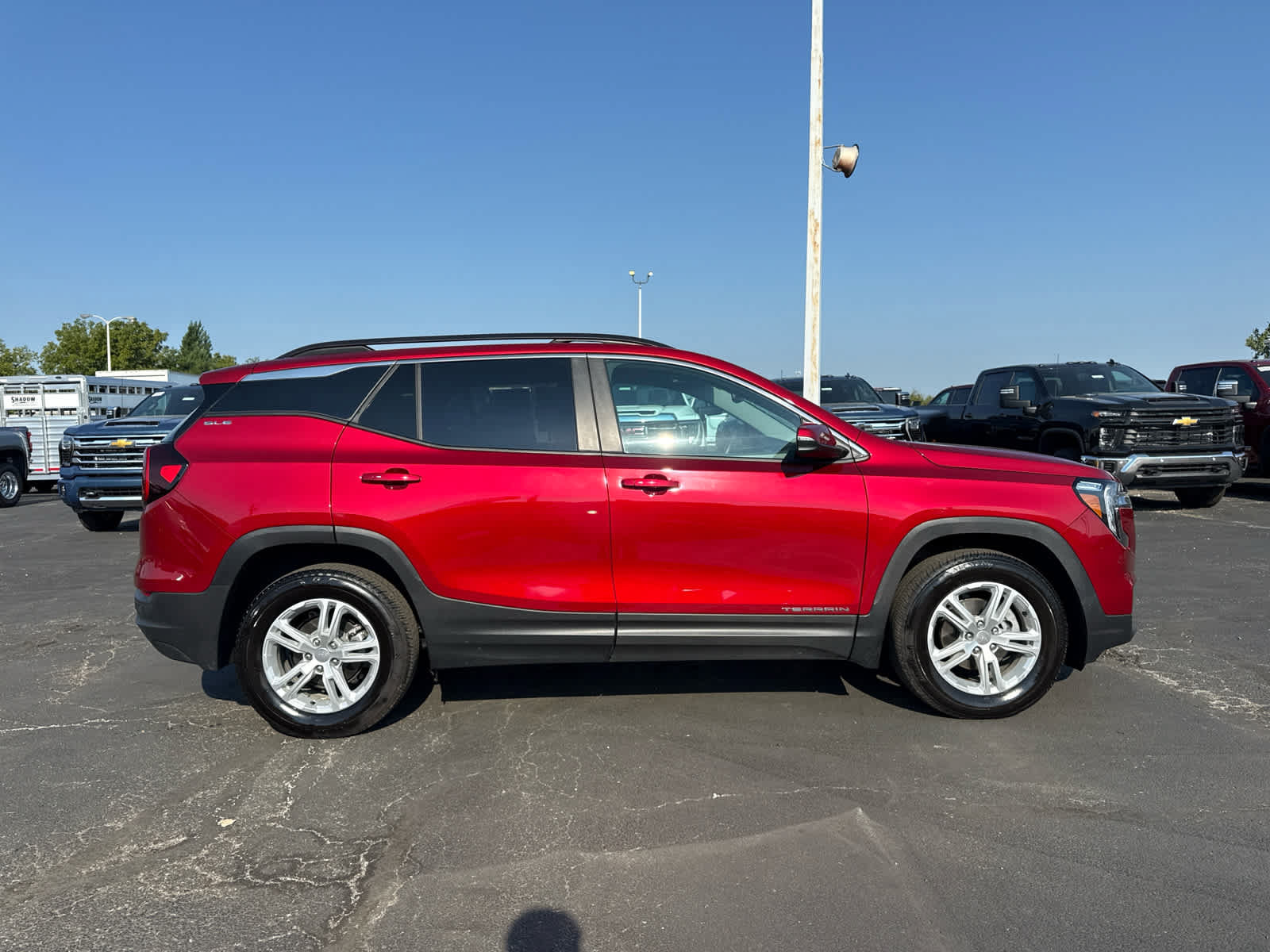 Certified 2023 GMC Terrain SLE w/ Driver Convenience Package AWD/4WD image 6
