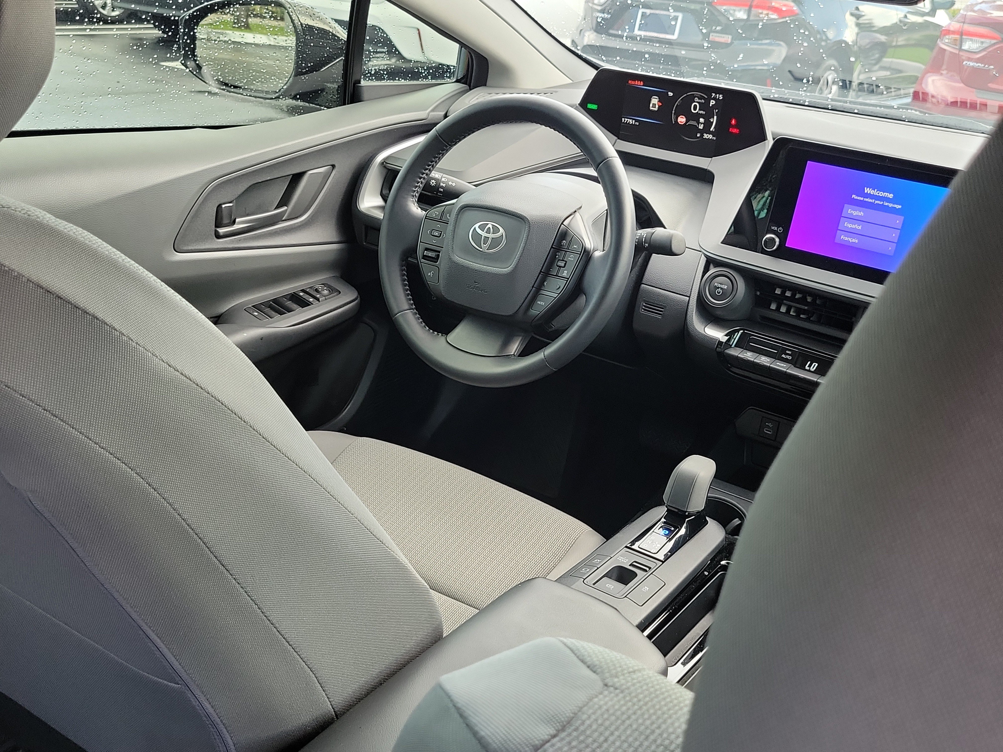 Used 2025 Toyota Prius LE FWD image 14