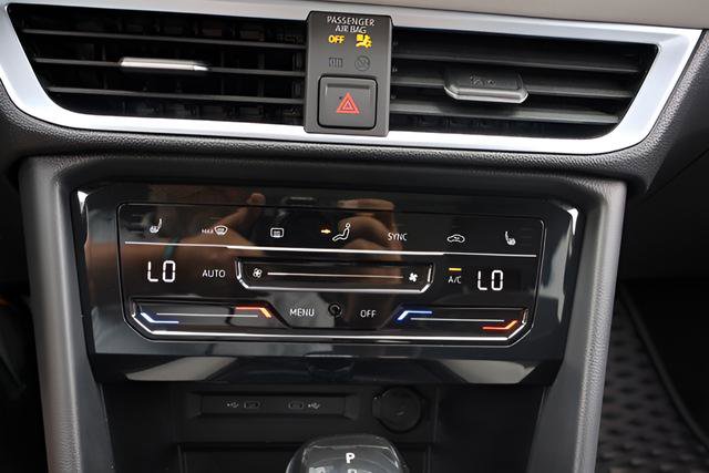 Used 2025 Volkswagen Taos SE FWD image 24