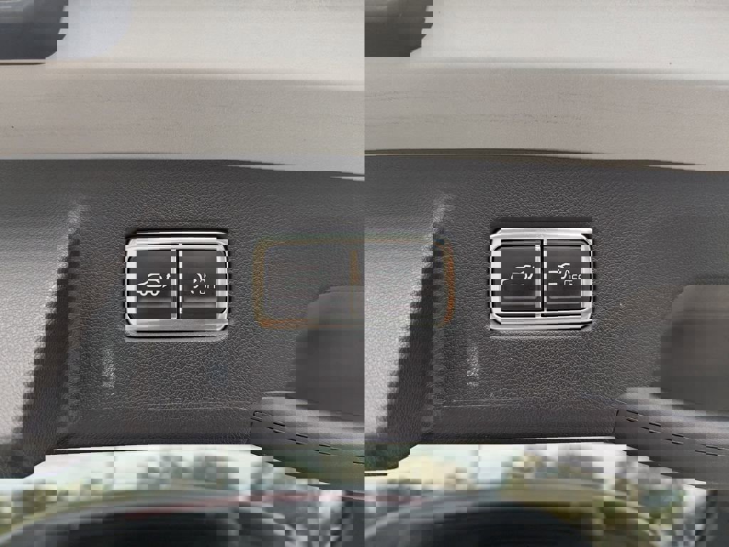 Used 2024 Kia Sorento SX image 9