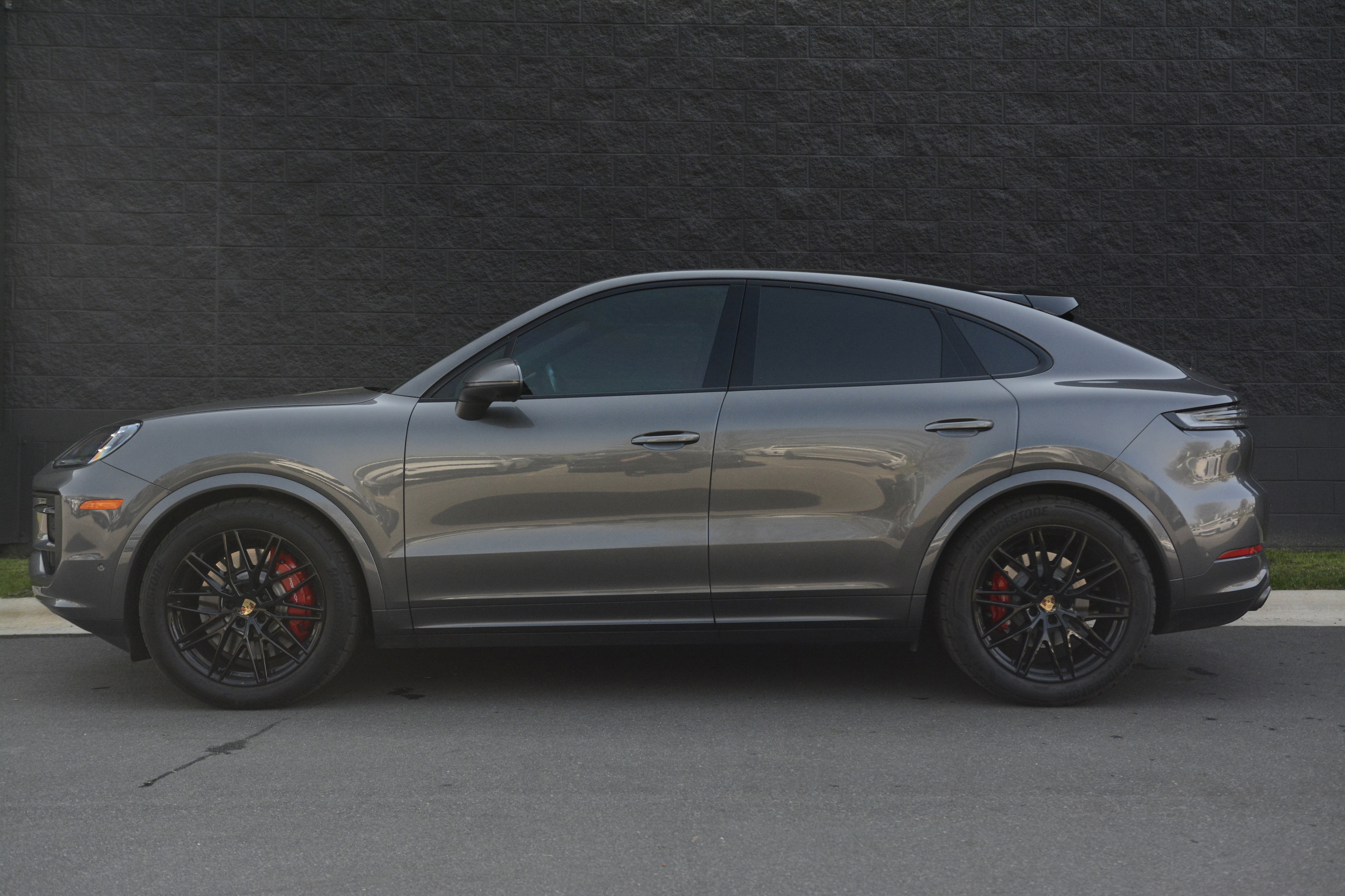 Certified 2024 Porsche Cayenne S AWD/4WD image 2
