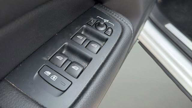 Used 2022 Volvo XC60 B5 Momentum AWD/4WD image 17