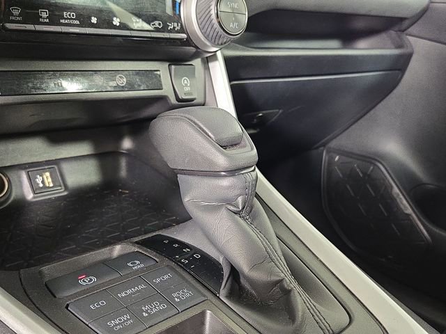 Used 2025 Toyota RAV4 XLE AWD/4WD image 20