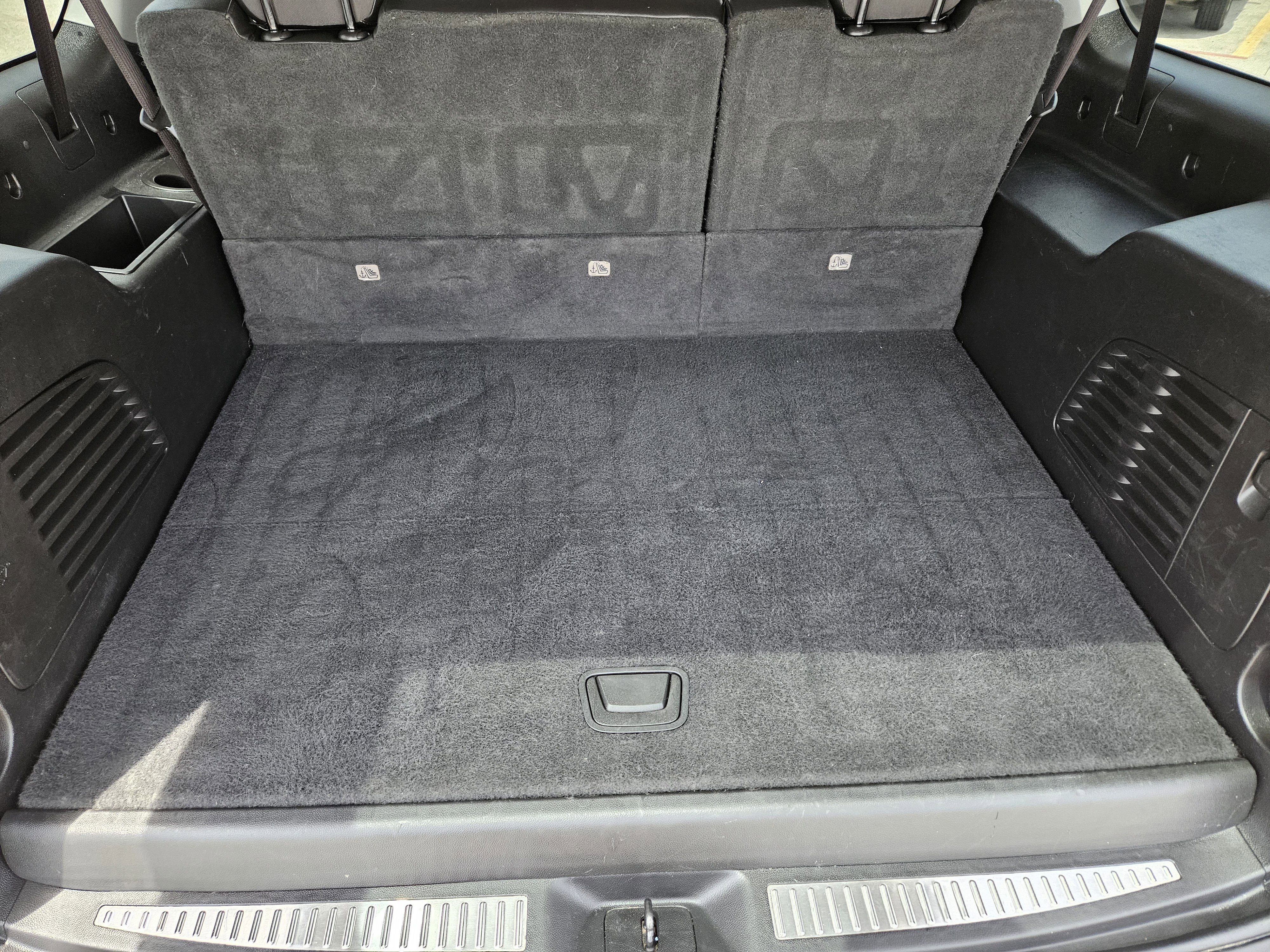 Used 2018 Chevrolet Suburban LT RWD image 34