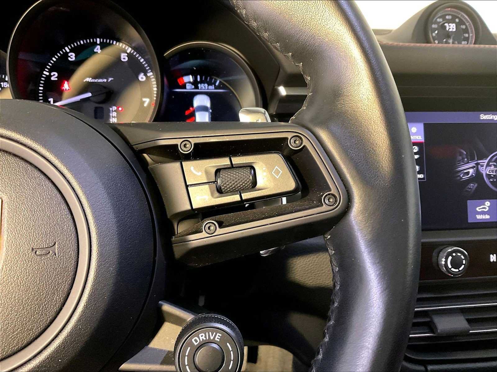 Certified 2023 Porsche Macan Turbo AWD/4WD image 28