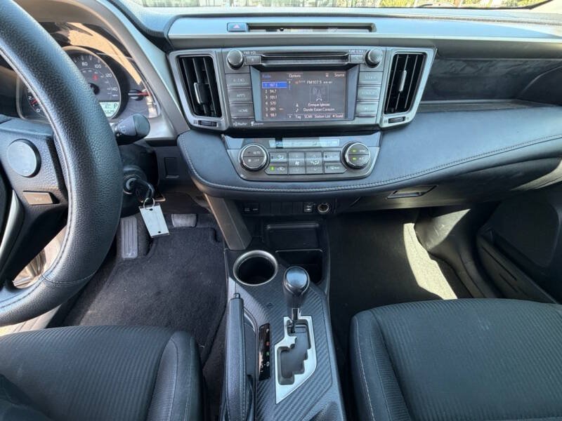 Used 2014 Toyota RAV4 XLE FWD image 16