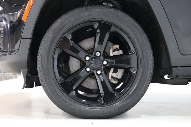 Used 2023 Jeep Grand Cherokee L Laredo AWD/4WD image 11