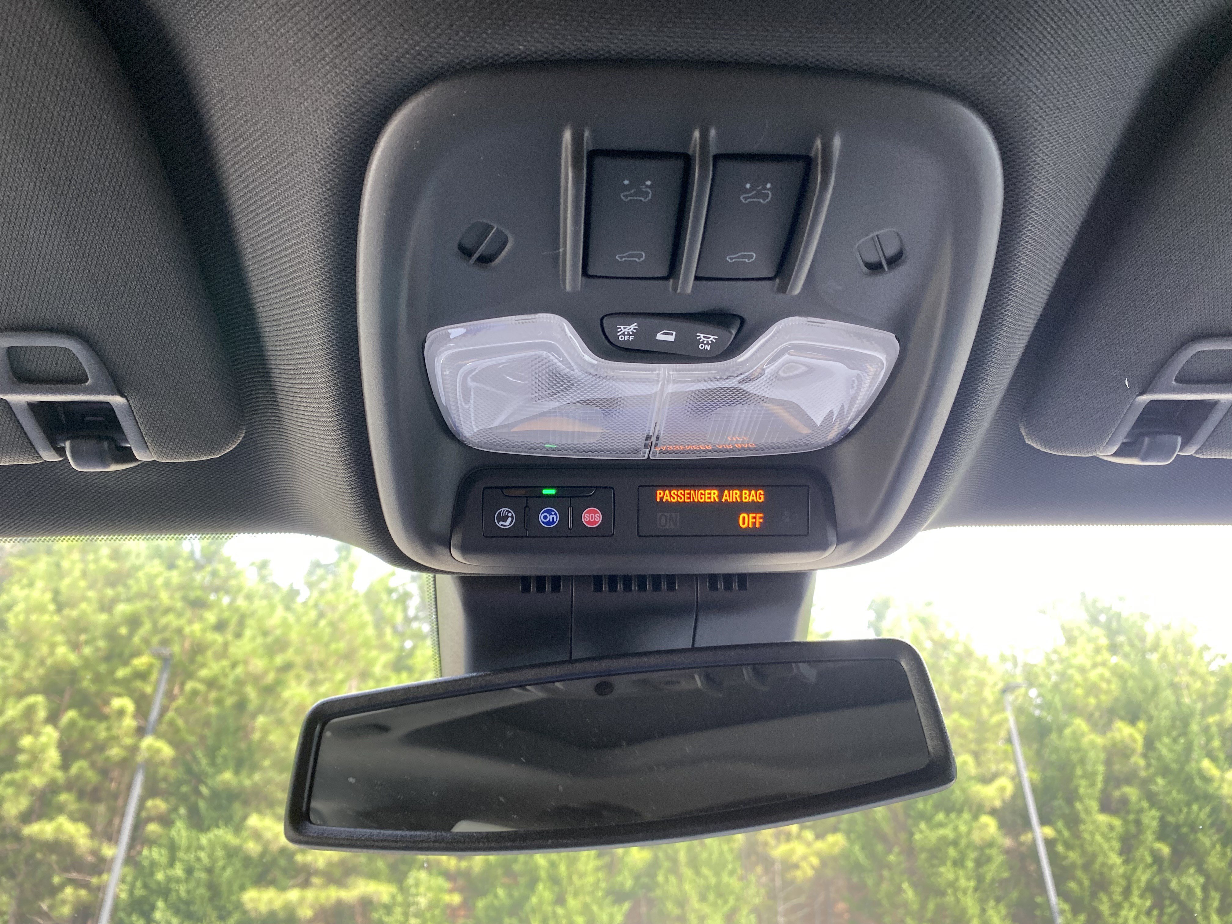 Used 2025 Chevrolet Colorado ZR2 w/ Technology Package AWD/4WD image 31