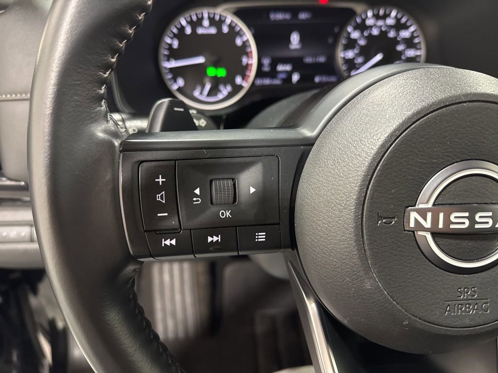 Used 2025 Nissan Pathfinder SV image 17