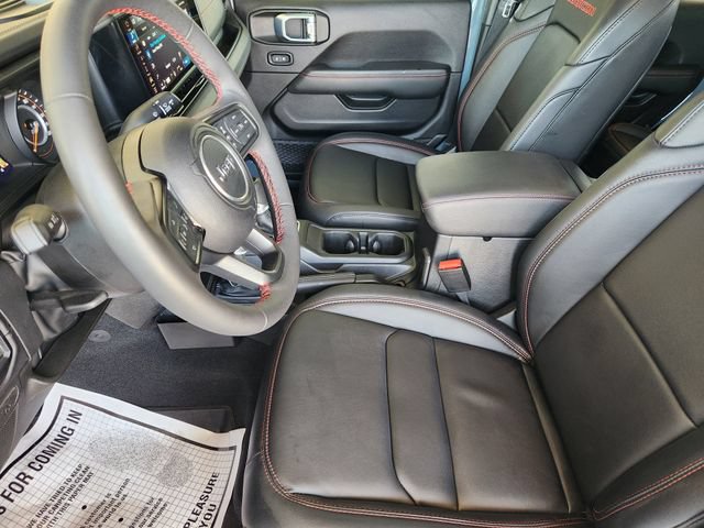 Used 2024 Jeep Gladiator Rubicon AWD/4WD image 4