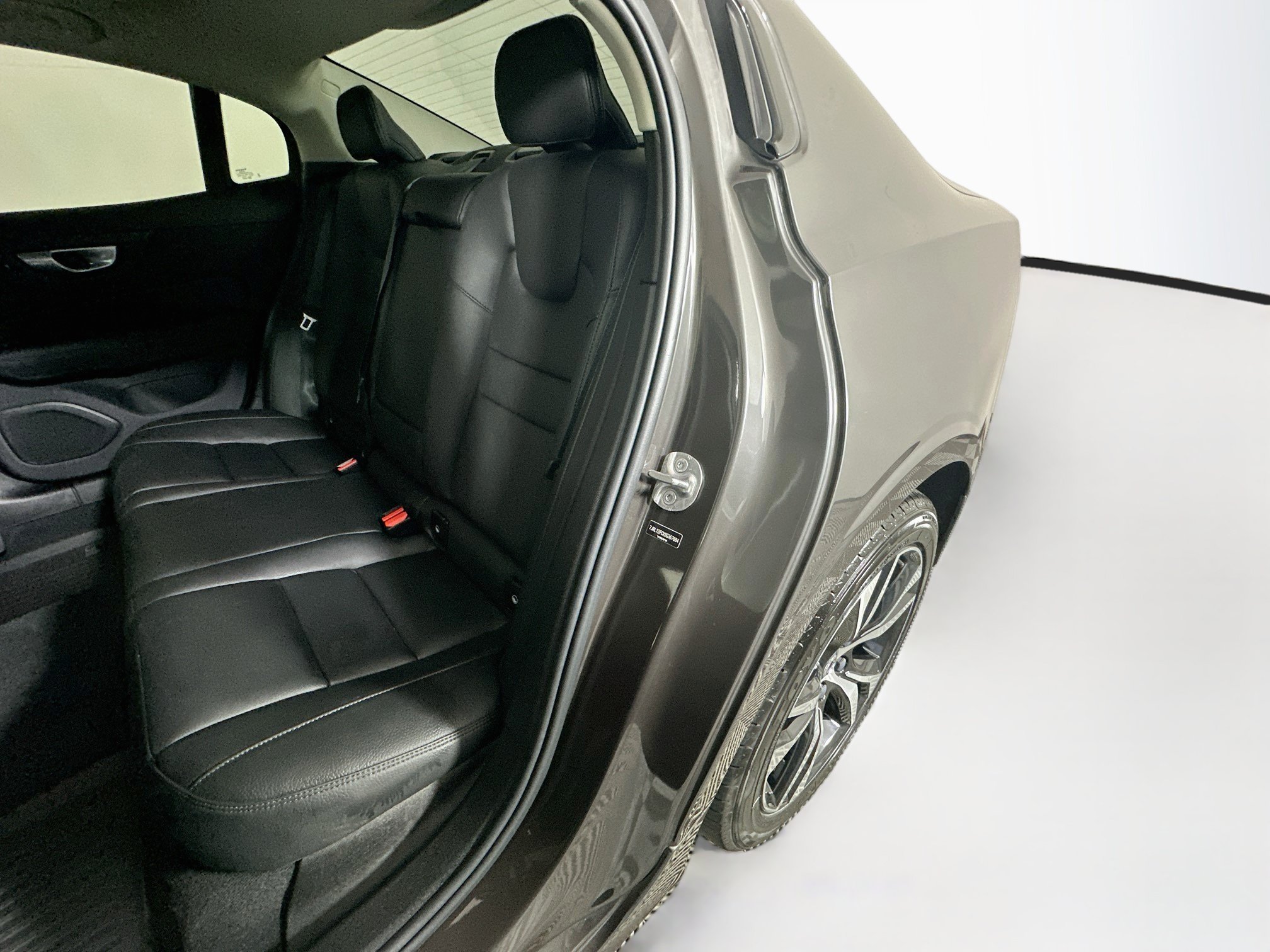 Used 2025 Volvo S60 B5 Plus w/ Protection Package Premier FWD image 26