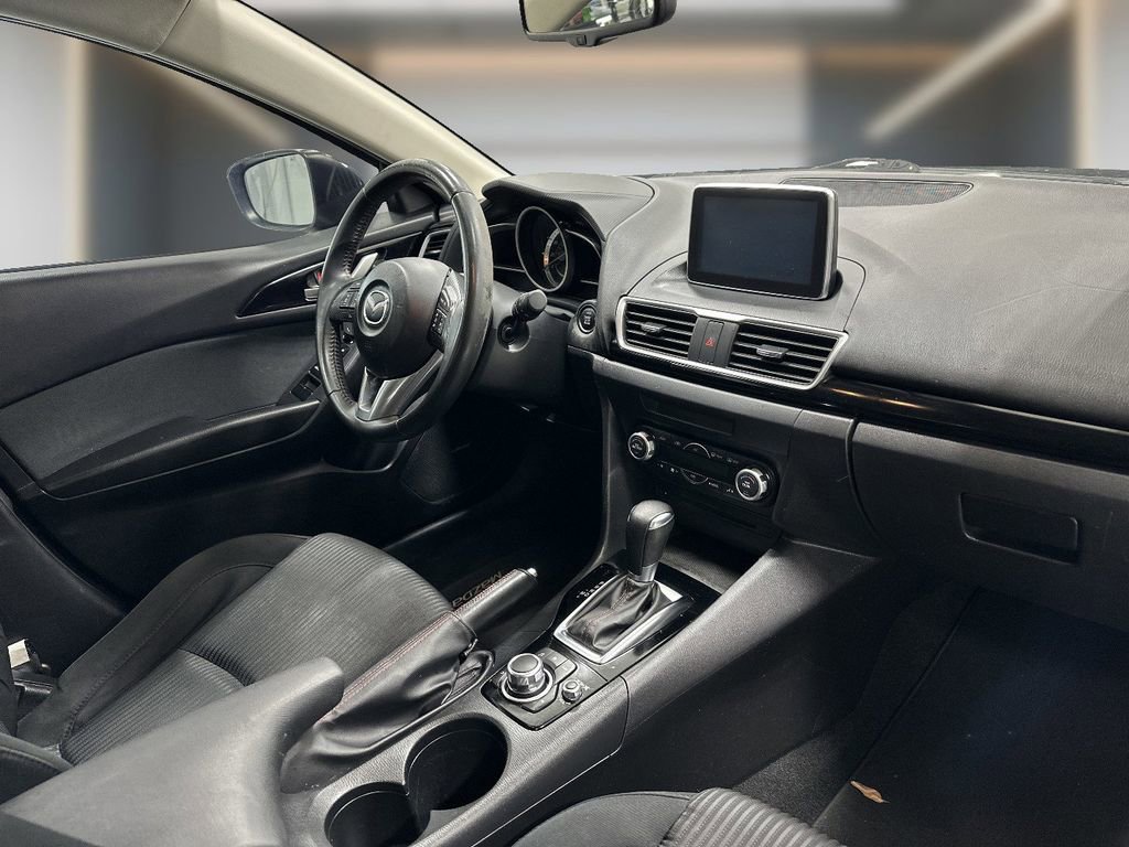 Used 2016 MAZDA MAZDA3 i Touring w/ Popular Equipment Package image 6