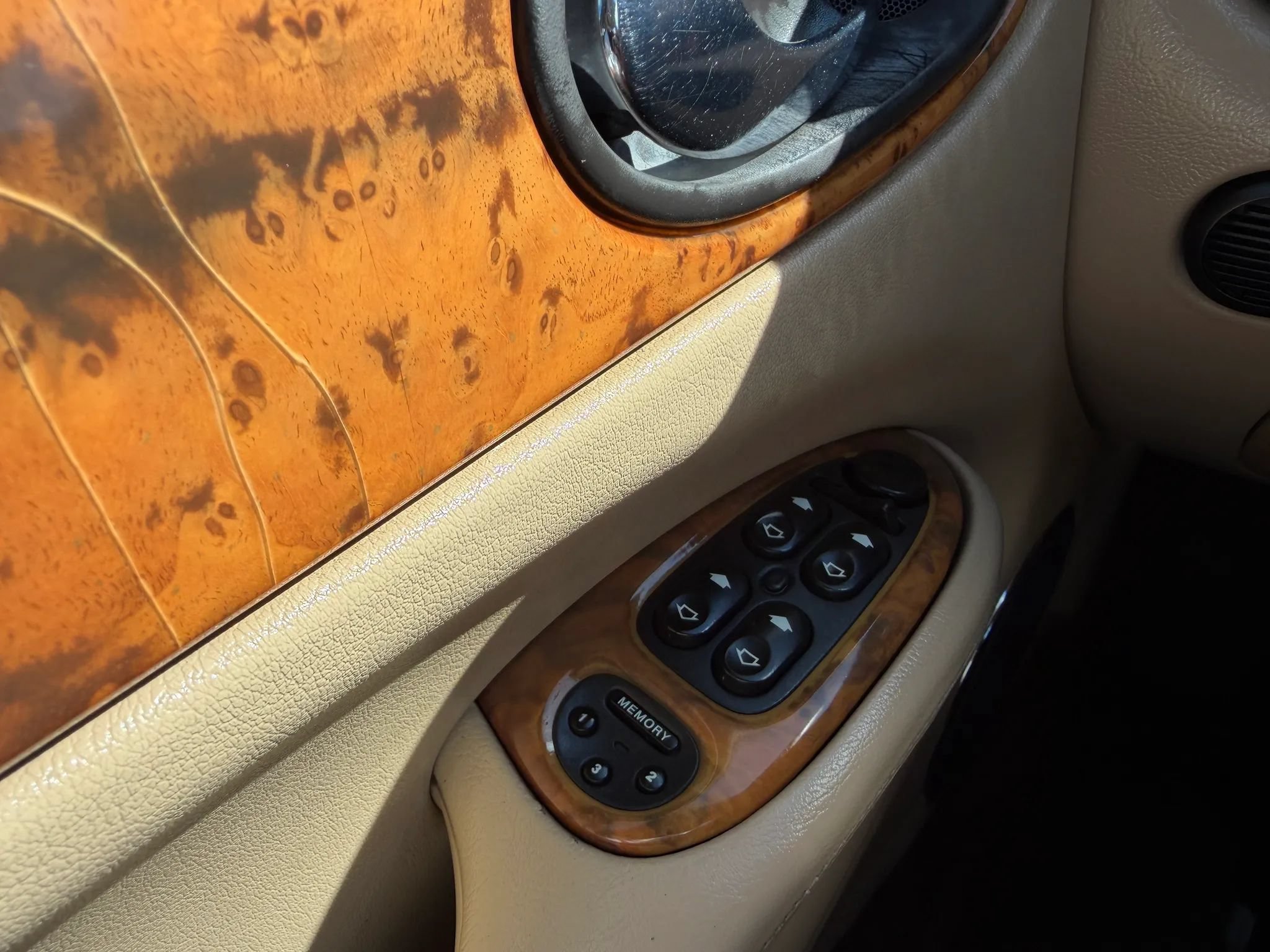 Used 2001 Jaguar XJ8 RWD image 29