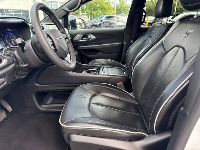 Used 2025 Chrysler Pacifica Limited FWD image 22