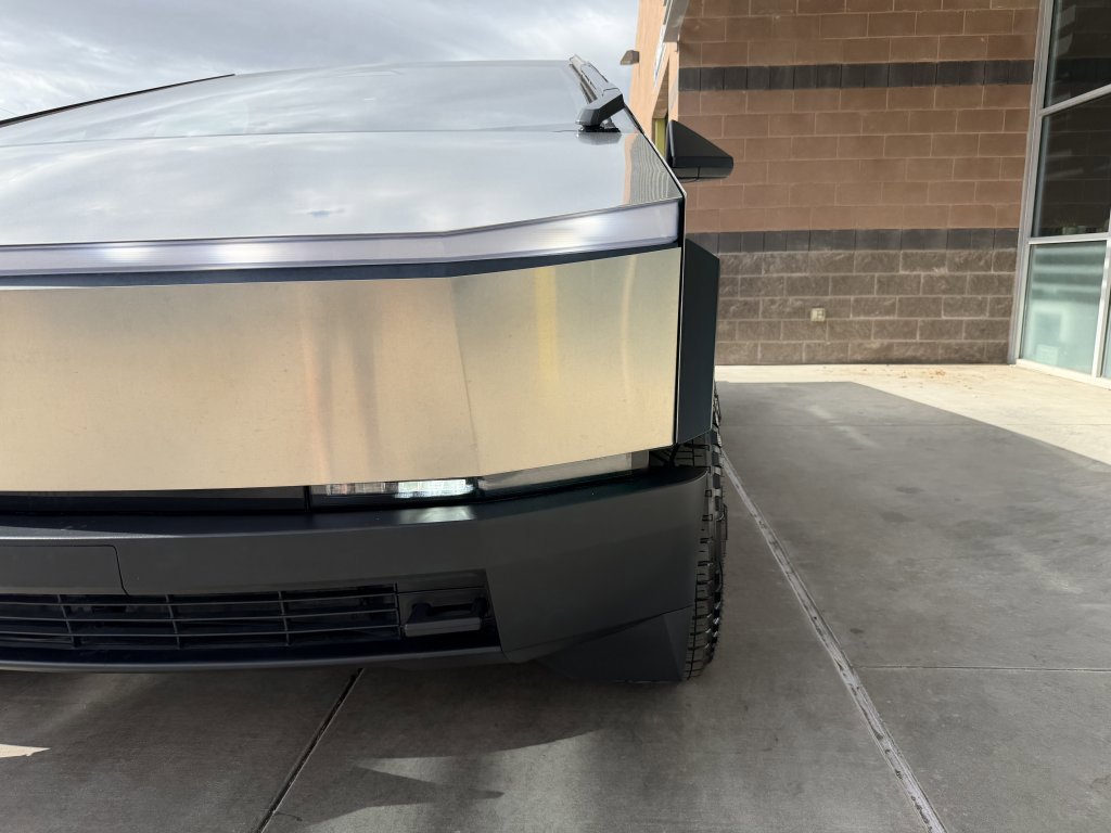 Used 2024 Tesla Cybertruck AWD Crew Cab image 11