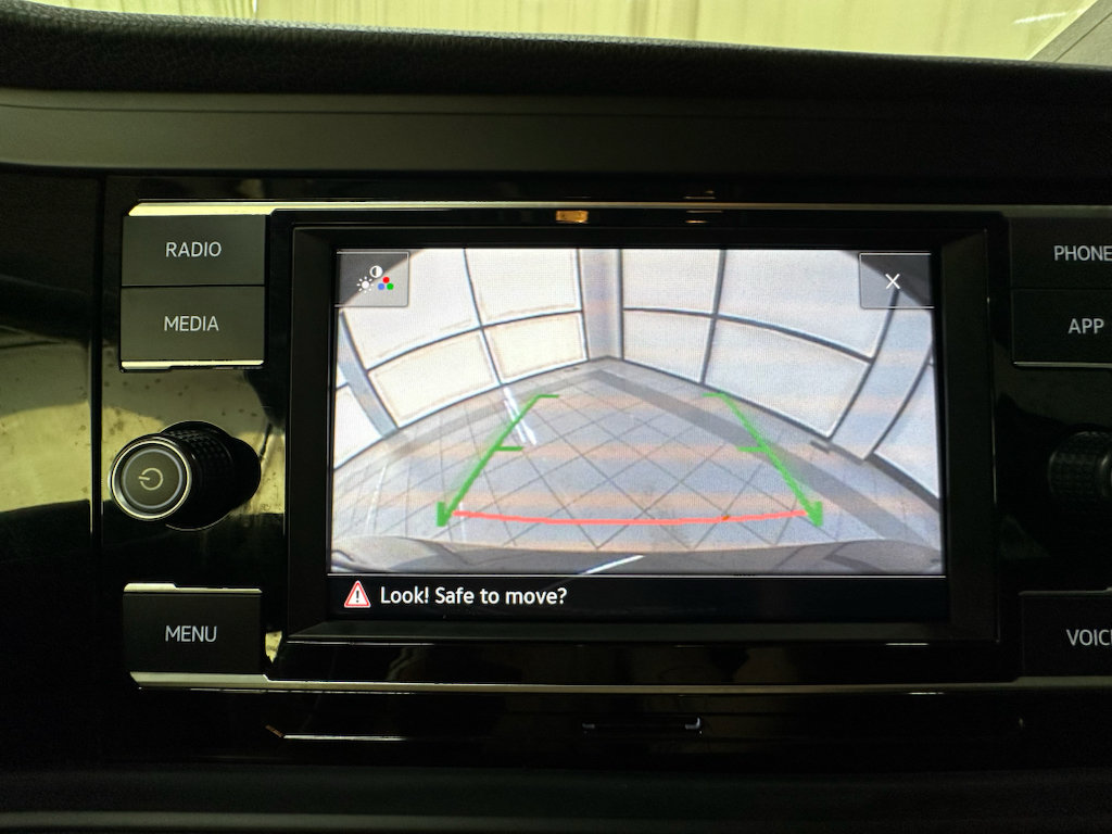 Used 2024 Volkswagen Jetta SE FWD image 29