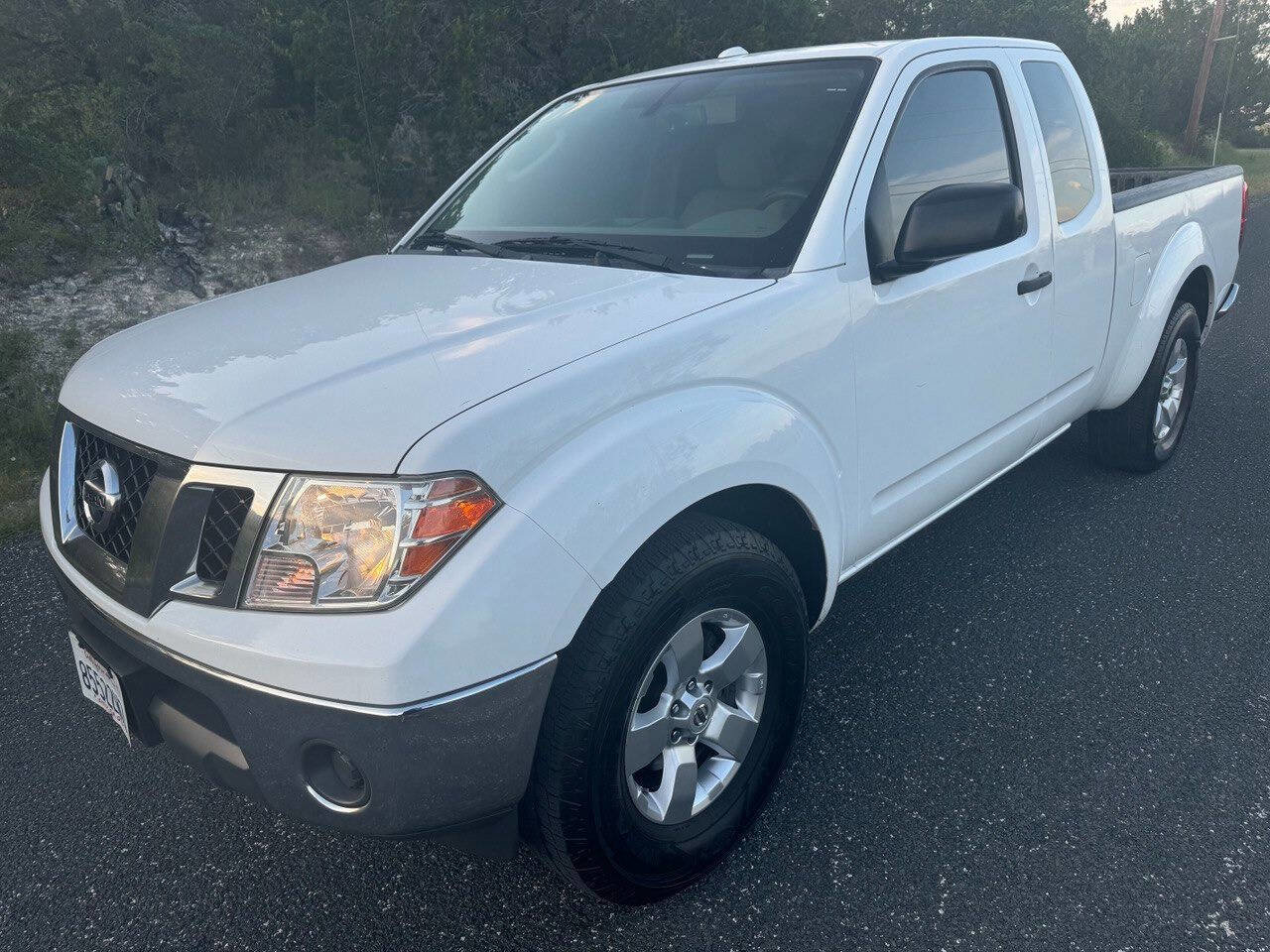 Used 2011 Nissan Frontier SV w/ SV Premium Utility Pkg RWD image 3
