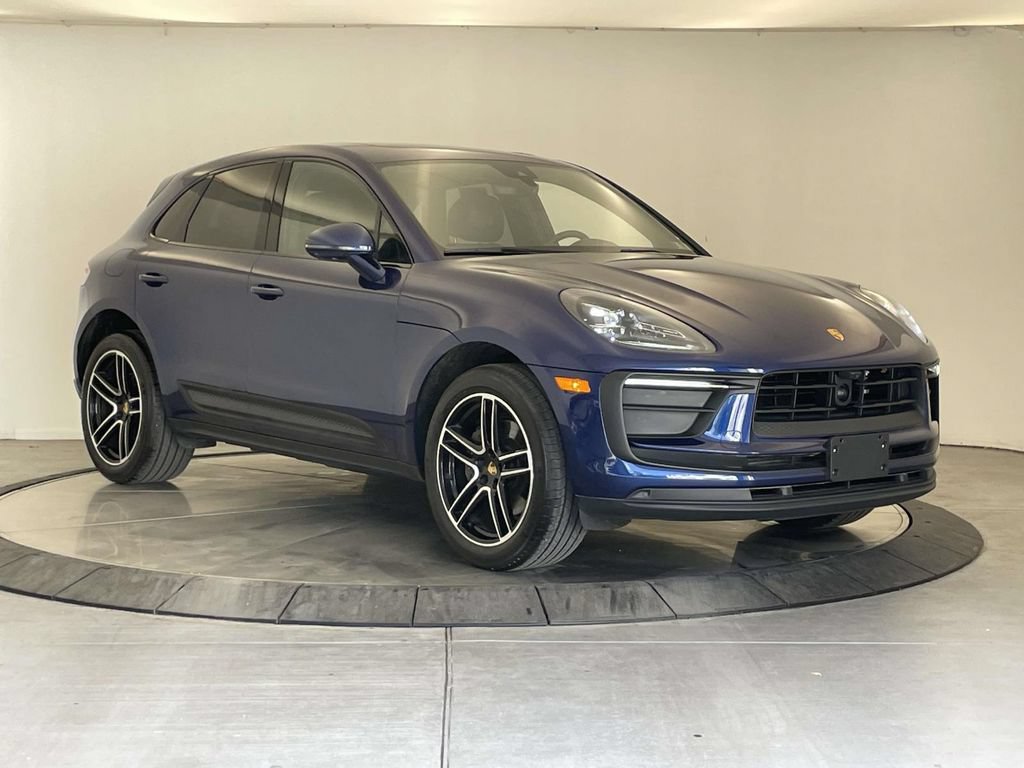 Certified 2023 Porsche Macan AWD/4WD image 9