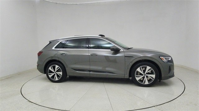 Used 2024 Audi Q8 e-tron Premium image 64