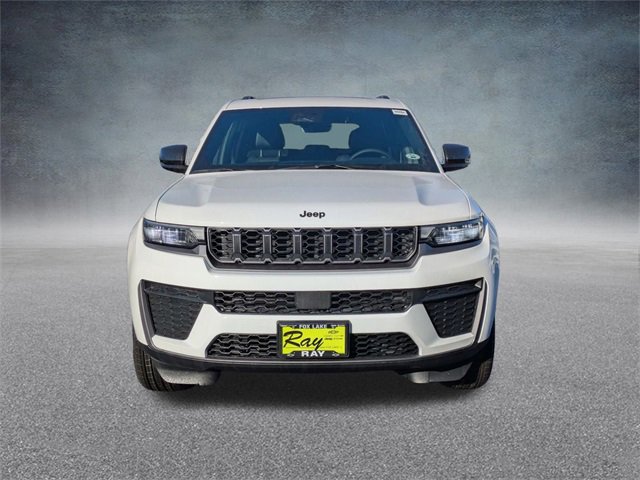 New 2026 Jeep Grand Cherokee Laredo image 9