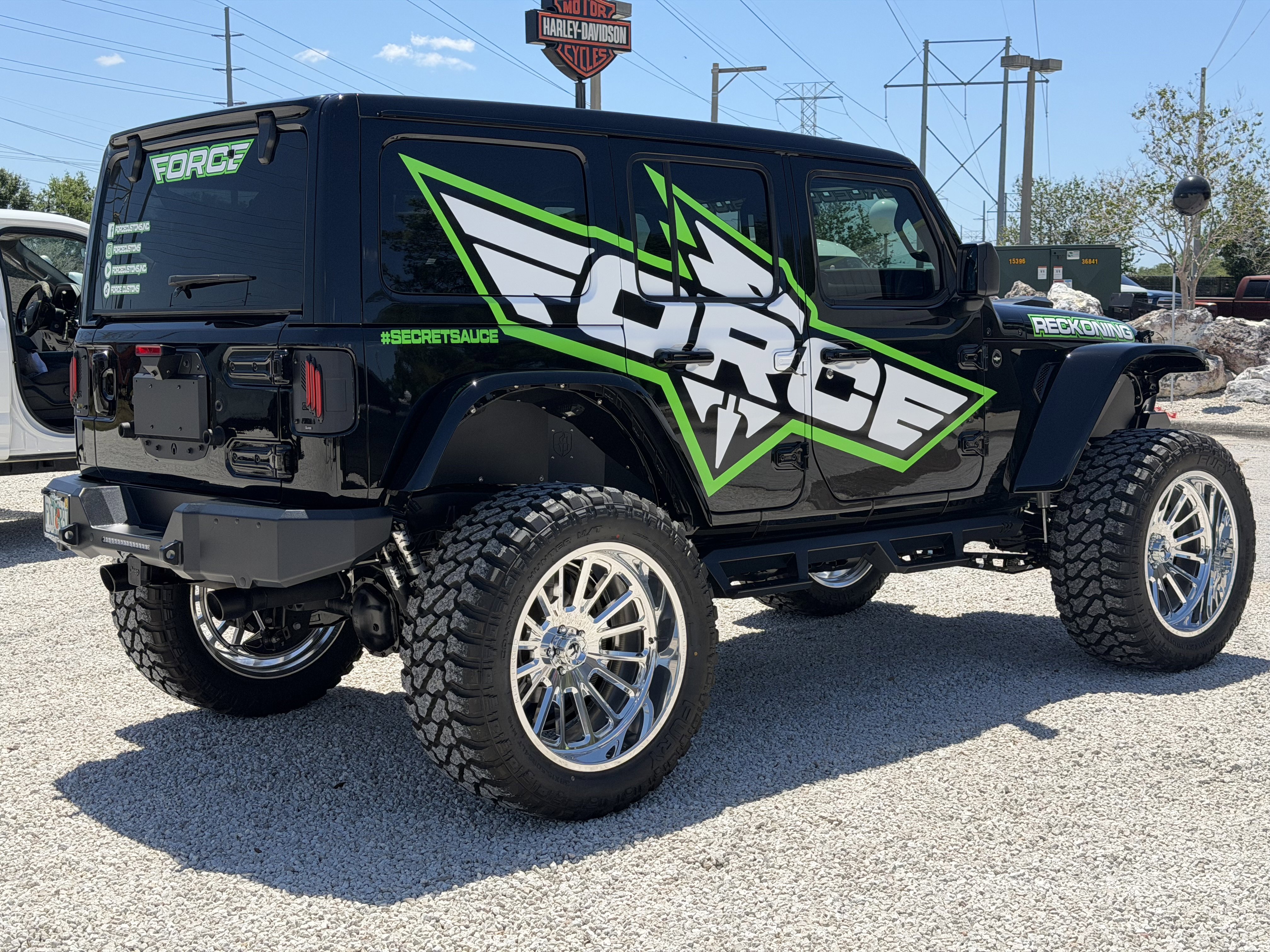 Used 2024 Jeep Wrangler Unlimited Rubicon AWD/4WD image 7