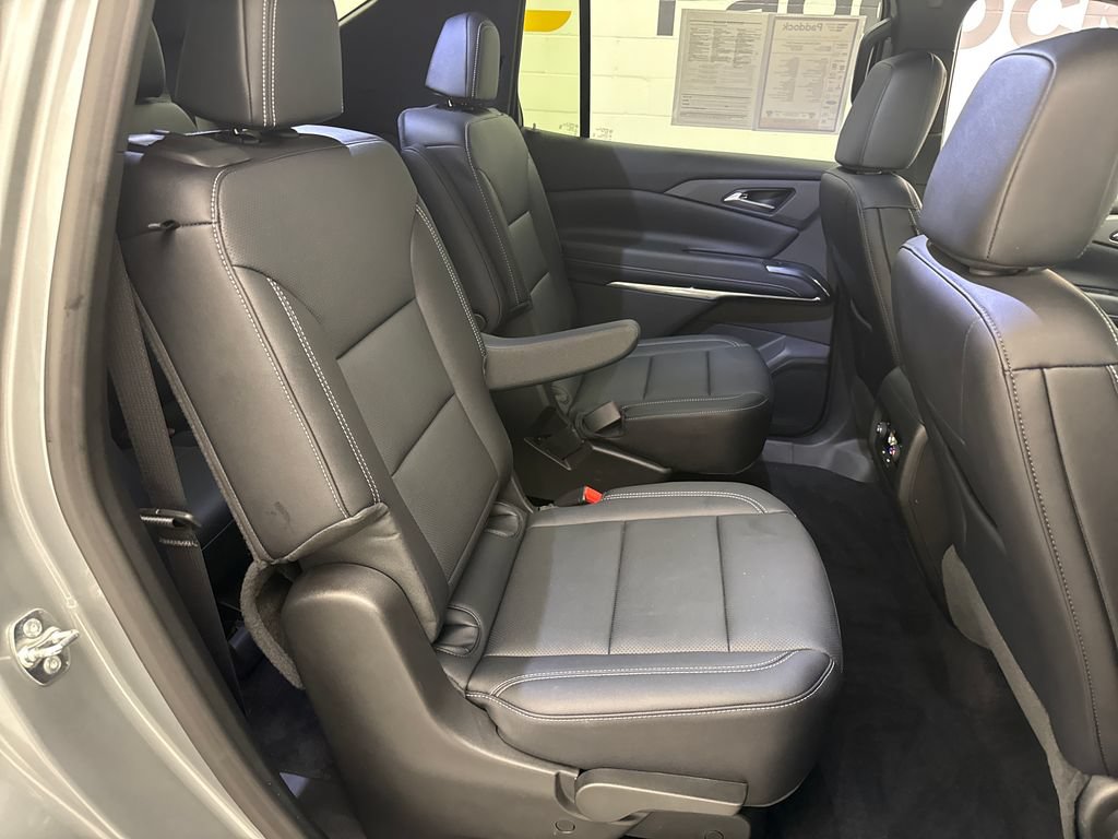 Used 2026 Chevrolet Traverse LT w/ Midnight/Sport Edition AWD/4WD image 23