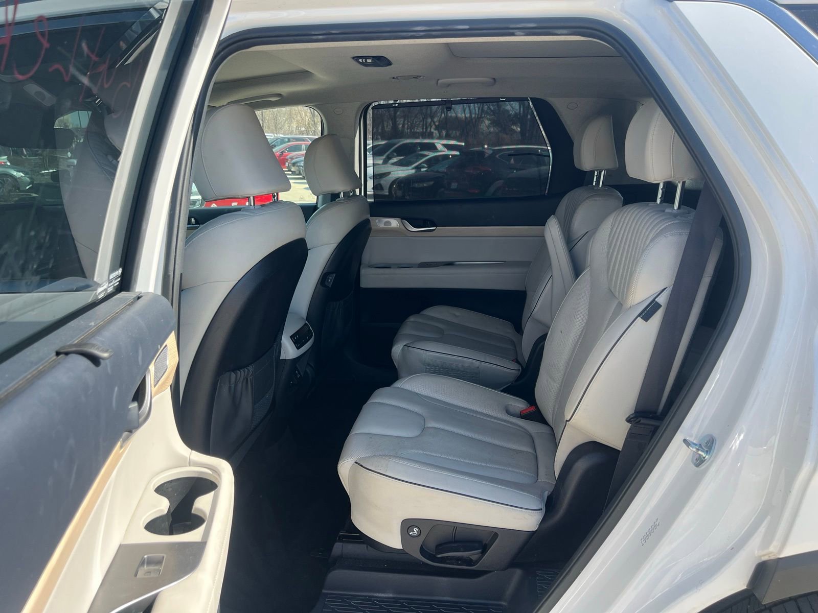 Used 2023 Hyundai Palisade Limited w/ Winter Package image 21