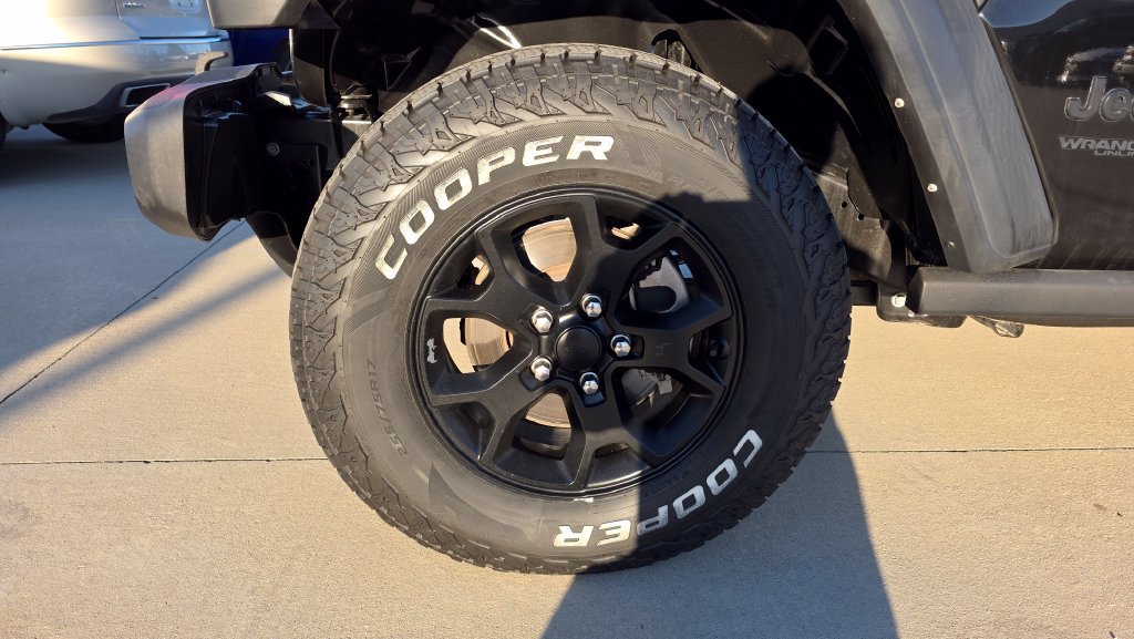 Used 2021 Jeep Wrangler Unlimited Sport AWD/4WD image 10