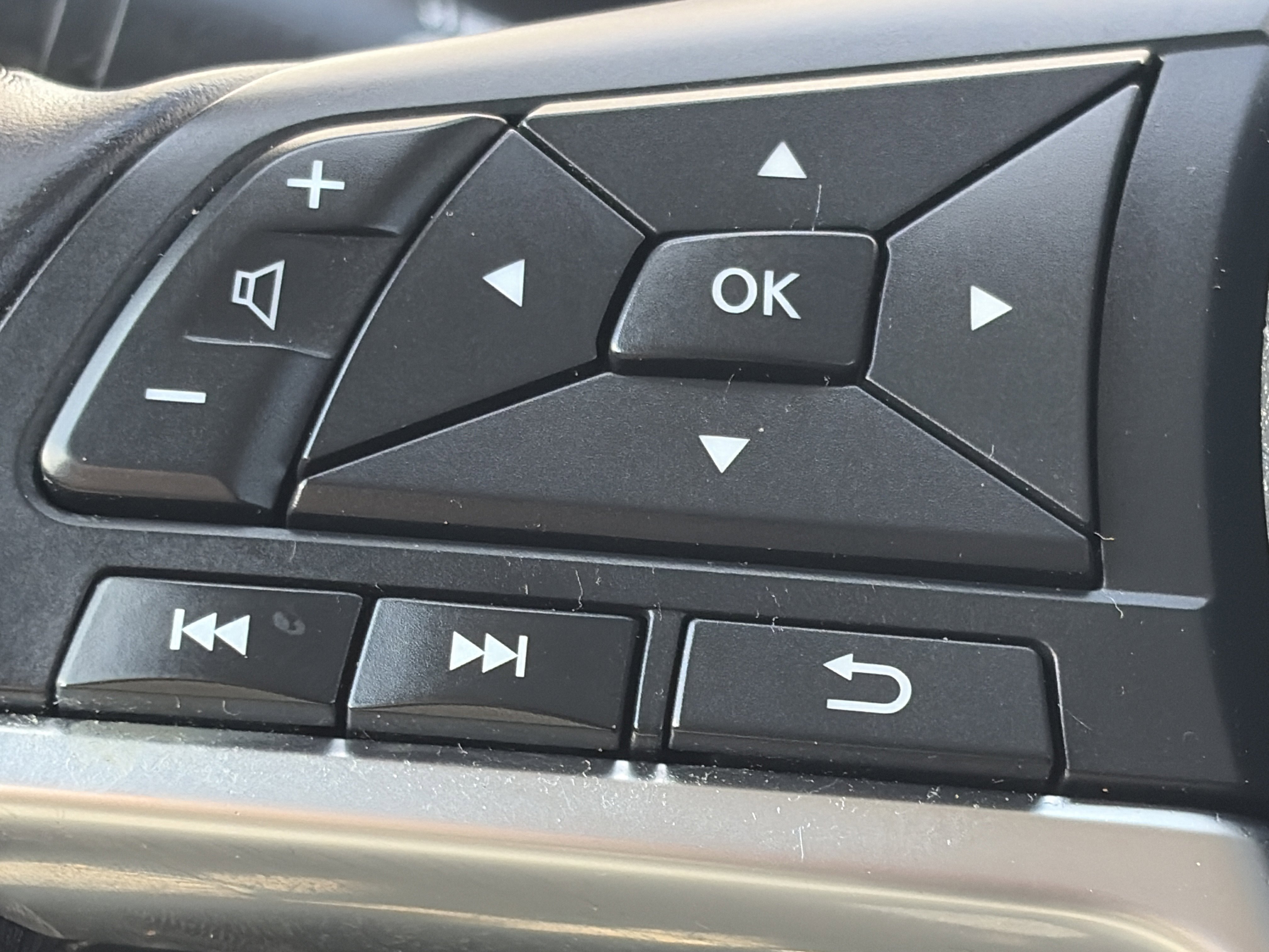 Used 2020 Nissan Sentra SV FWD image 19