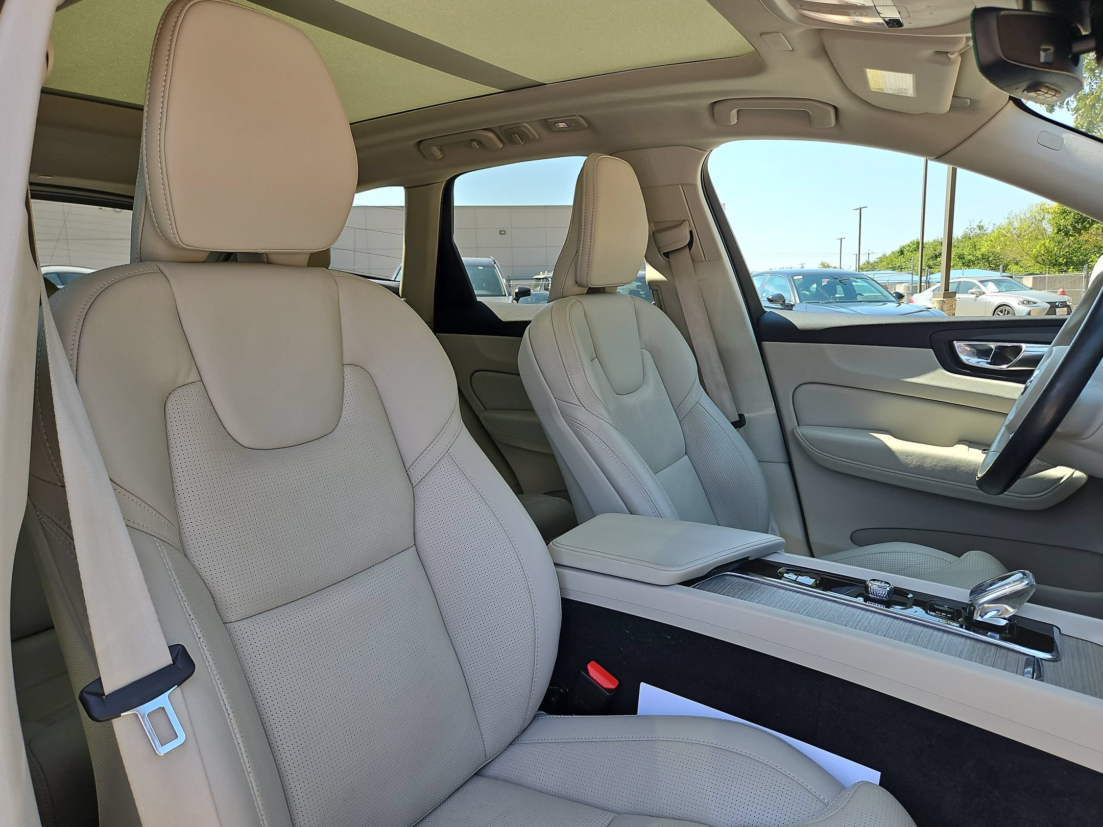 Used 2022 Volvo XC60 B5 Inscription w/ Advanced Package FWD image 29