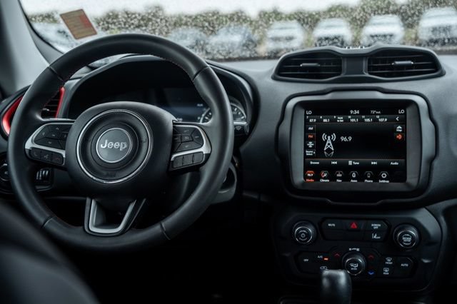 Used 2023 Jeep Renegade Trailhawk AWD/4WD image 16