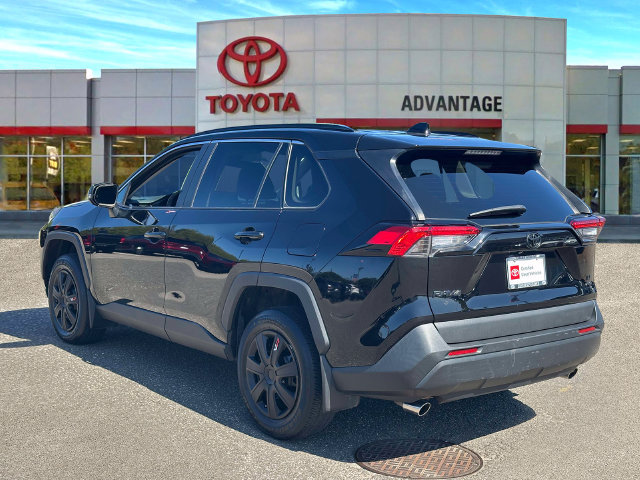 Used 2021 Toyota RAV4 LE AWD/4WD image 10