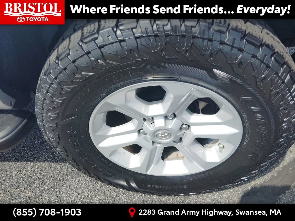 Used 2016 Toyota 4Runner SR5 w/ Four Season Floor Mat Package AWD/4WD image 11