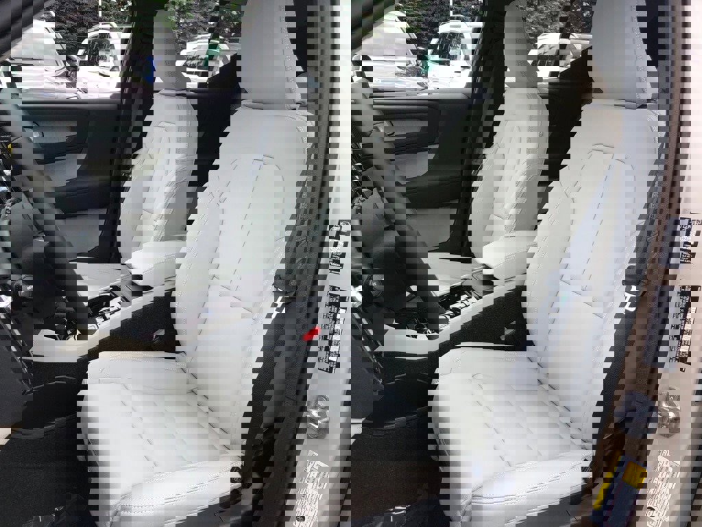 New 2026 Volvo XC40 B5 Ultra w/ Protection Package Premier image 29